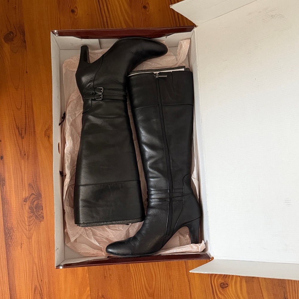 Chic Black Leather Boots